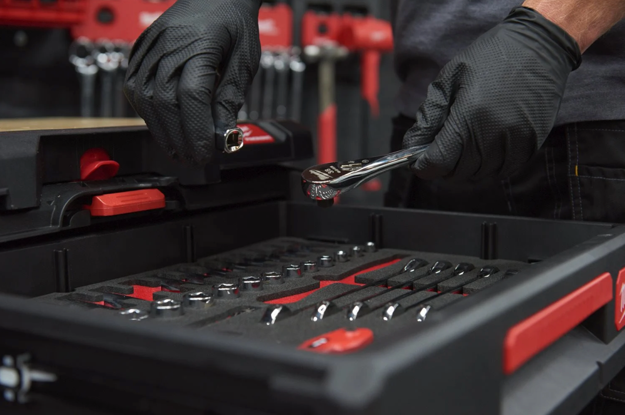 Milwaukee Nitrile disposable work gloves pack of 50 size 9 Large