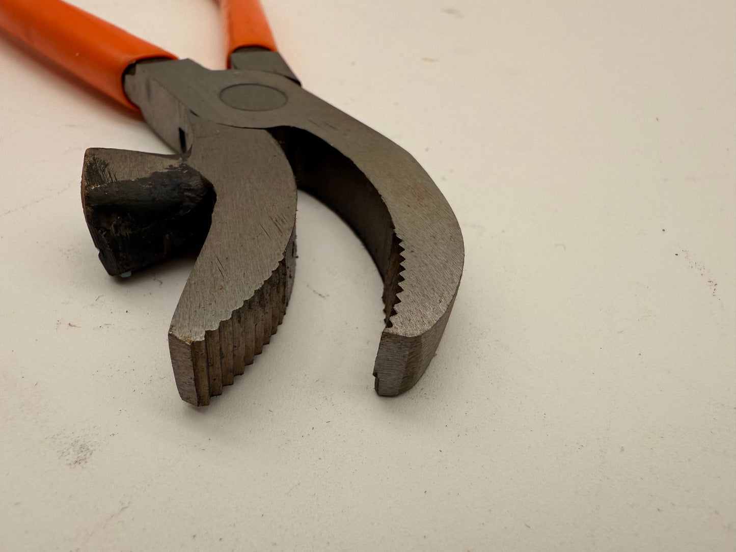 Special Belt Pliers/Pincers.