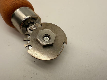 Adjustable Ply Knife.