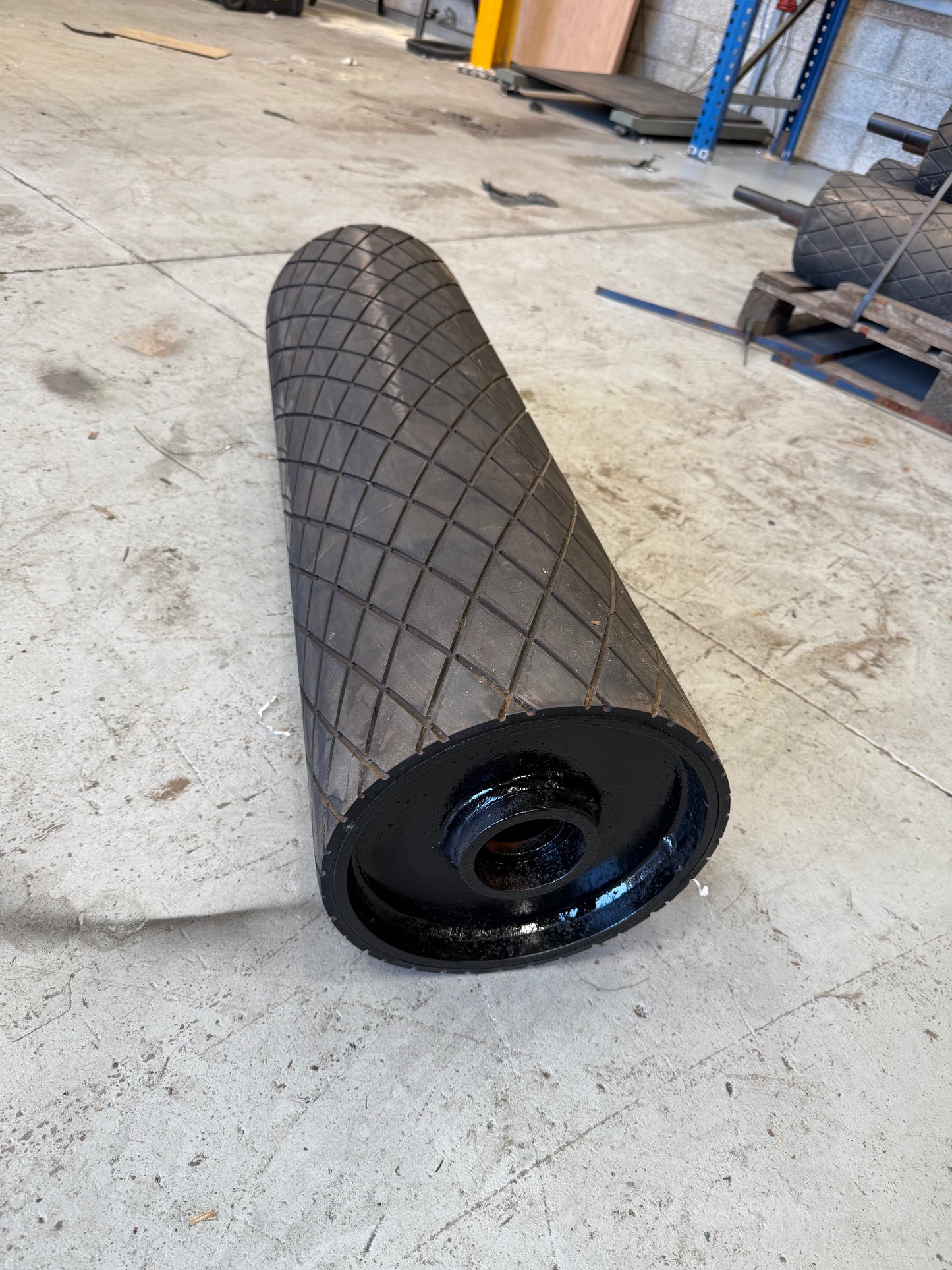 273 mm Diameter × 950 mm Autoclaved Shell with Welded Shaft”
