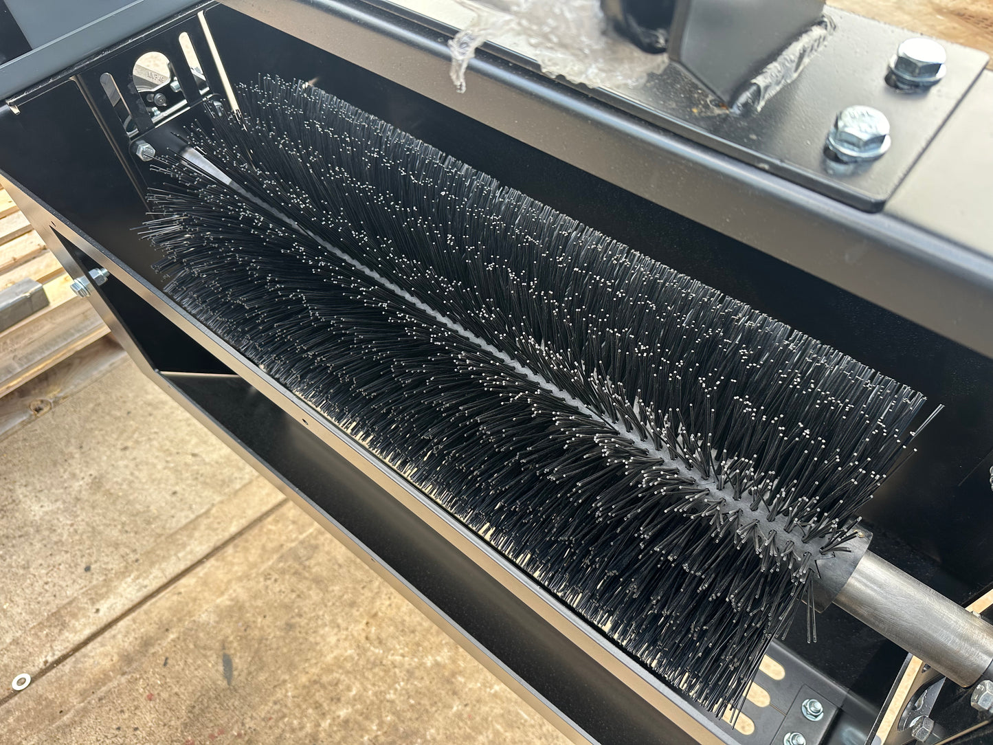 “chevron belts”, conveyor scraper 