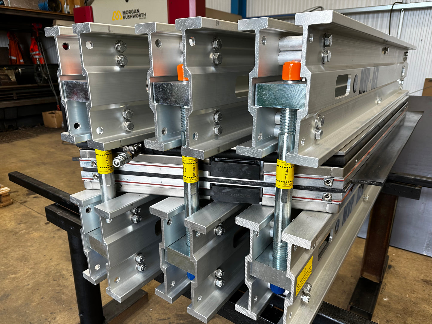 MVP Vulcanising press